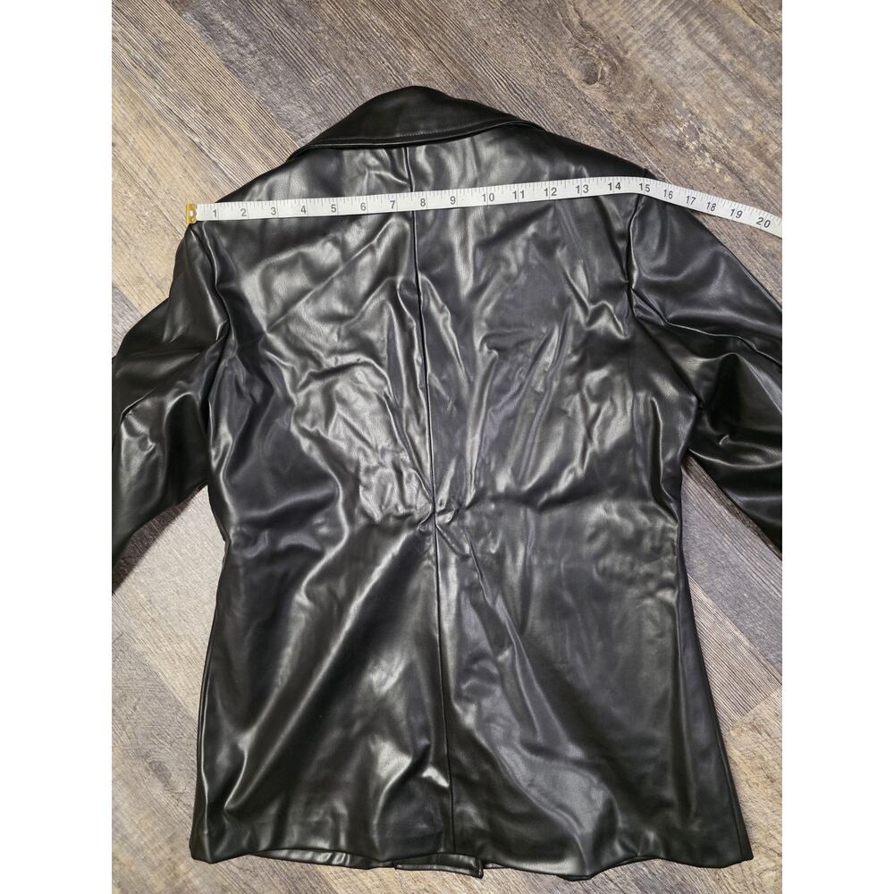 OMMIIVEX Faux Leather Blazer Black Ruched Sleeve Single Button Size M NWT - Picture 8 of 12